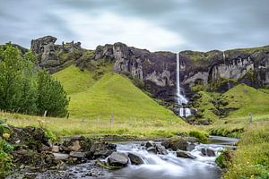 Waterval in een kreek in IJsland met lange belichting van Sjoerd van der Wal Fotografie