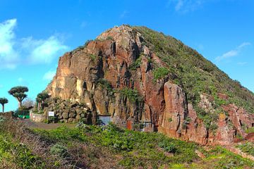 Chinamada Grottendorp in het Anagagebergte op Tenerife van Ines Porada