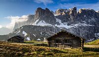 Wooden hut at the Grödner Joch