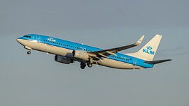 Take-off KLM Boeing 737-800 passagiersvliegtuig.