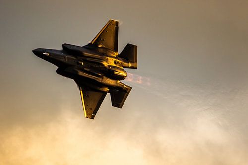 Lightning II in gold