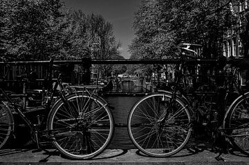 Bruggen en fietsen von Pier Giorgio Tesser