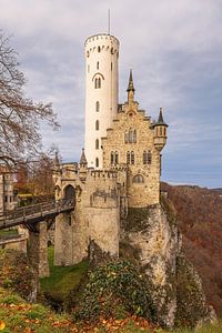 Château de Lichtenstein dans le Bade-Wurtemberg, dans le sud de l'Allemagne, aux couleurs de l'automne.