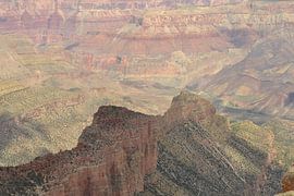 Colourful rock formations in the Grand Canyon