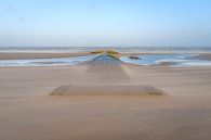 Wellenbrecher von Koksijde im Sandsturm von Johan Vanbockryck Miniaturansicht