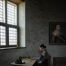 Fille lisant dans la salle de la tour sur Affect Fotografie