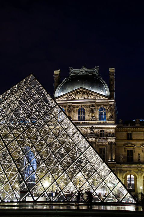 Louvre by Night 2 van <span class="secondary-font">Sandra van Kampen</span>