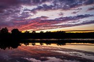 Zonsondergang boven vijver van Johan Vanbockryck thumbnail