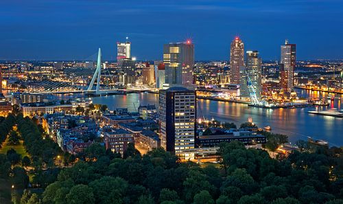 De skyline van Rotterdam vanaf de Euromast