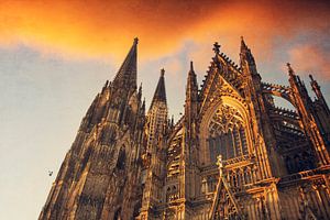 Cathédrale de Cologne, portail sud au coucher du soleil