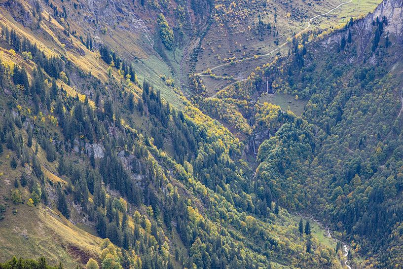 de Stuibenfall in het Oytal, Allgäuer Alpen van Walter G. Allgöwer