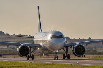 Aegean Airbus A320 neo (SX-NEC) auf dem Luftwaffenstützpunkt Tanagra. von Jaap van den Berg