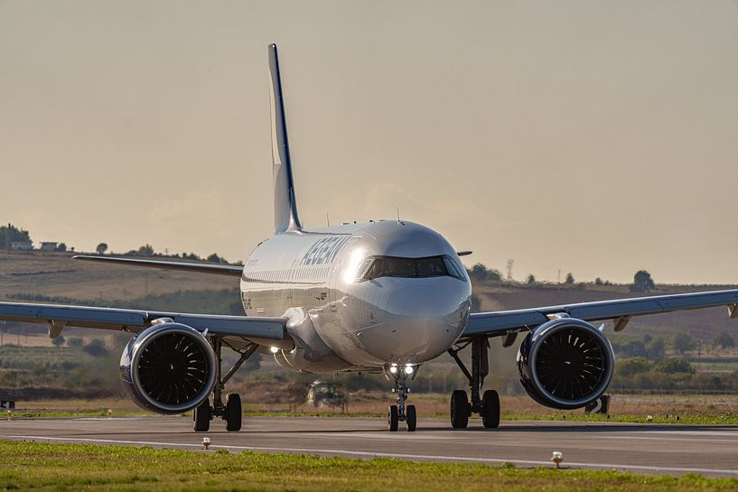 Airbus A320 neo d'Aegean (SX-NEC) à la base aérienne de Tanagra. par Jaap van den Berg