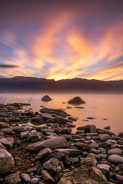 lake hawea | sunrise  van Lorenzo Visser