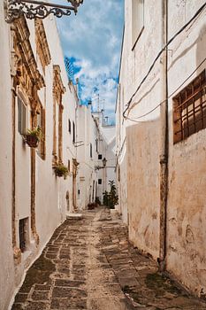 Eine malerische Gasse in Ostuni
