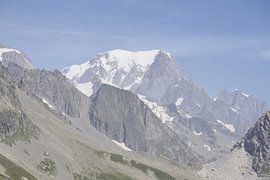 Mont-Blanc-Bergwelt und TMB-Panorama – atemberaubende Alpenfotografie mit Gletschern und Gipfeln. Jetzt das perfekte Alpen-Wandbild oder Leinwandmotiv online kaufen.