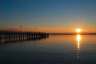 Sonnenuntergang am Chiemsee van Peter Bergmann thumbnail