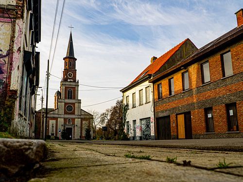 Kerk in spookstad Doel, België