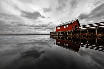 Boothuis op een steiger aan het Siljan meer (Zweden)