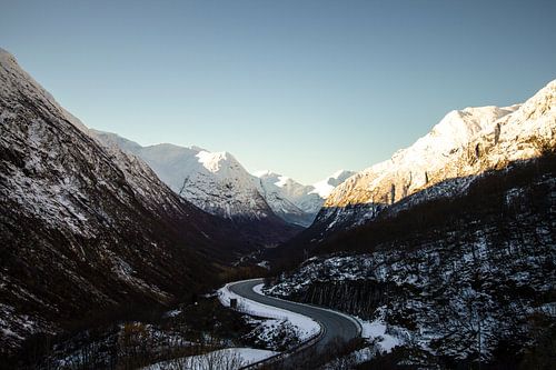 Driving through the Norwegian mountains in early winter