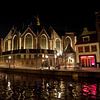 Oude Kerk te Amsterdam bij nacht van Edwin Butter