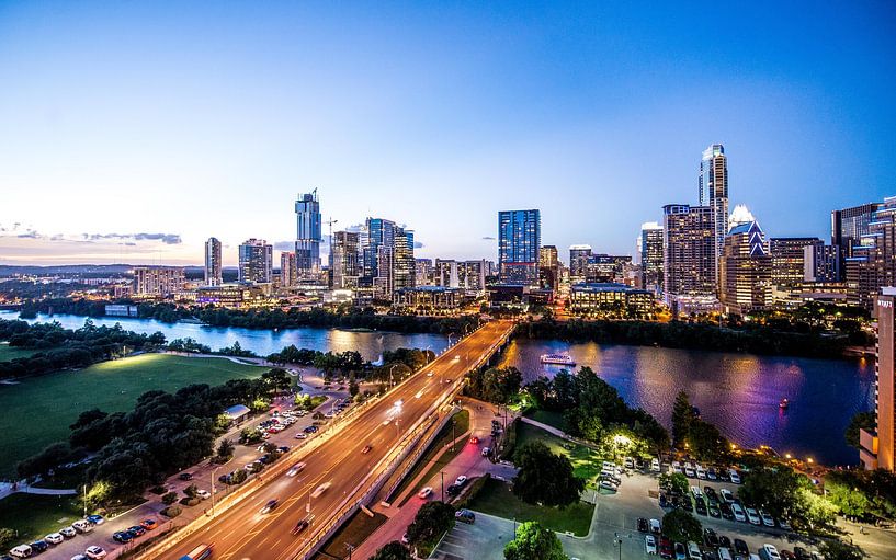 Austin by Hello Pompoyo