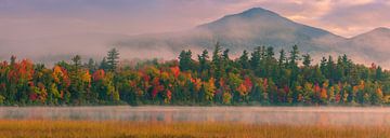 Herbst am Connery Pond im Adirondack's State Park