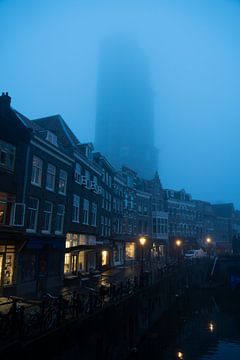 Tour de la cathédrale dans le brouillard sur Caspar Merlijn Photography