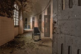 maison de fous abandonnée sur Ivana Luijten