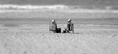 Two women on the beach by Martine Affre Eisenlohr