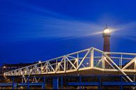 Der Leuchtturm von Scheveningen wirft sein Licht über die Nordsee von gaps photography Miniaturansicht