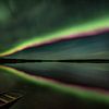 Een regenboog van noorderlicht van Leon Brouwer