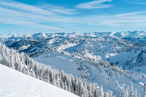 Winteruitzicht op de Hochvogel en de Allgäuer Alpen