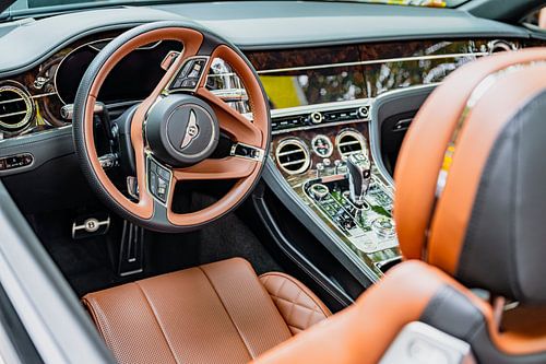 Bentley Continental GT V8 Convertible dashboard