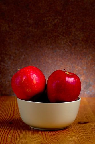 Stilleven met rode appels