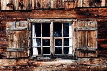 oud houten venster