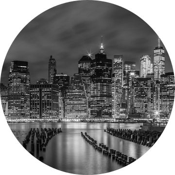 NEW YORK CITY Monochrome Indruk in de nacht  van Melanie Viola