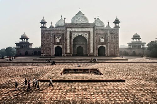 The gates to Taj Mahal in the morning sun, Agra