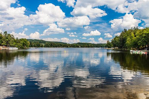 Reflectie van een wattenlucht
