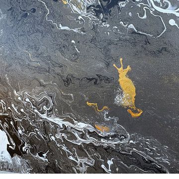 A golden trail in the dark