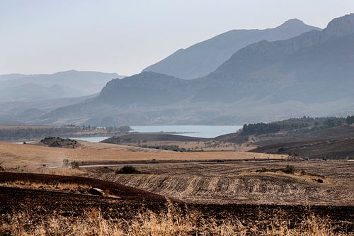 Spanje landschap Andalusie onderweg naar el Caminito del Rey