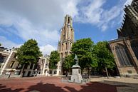 Domtoren en Domkerk in Utrecht gezien vanaf Domplein van In Utrecht thumbnail