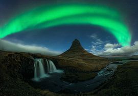 Northern lights over Kirkjufell, Iceland by Roy Poots