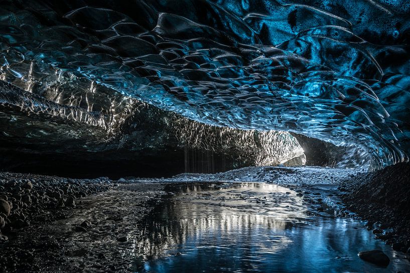 Inside the Treasure island ice cave by Gerry van Roosmalen