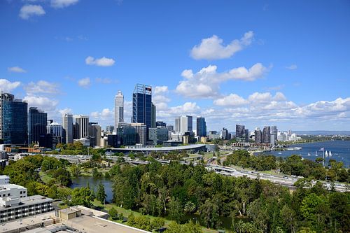 Perth skyline op een heldere dag
