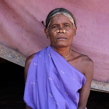 Vrouw met traditionele kenmerken uit Odisha van Affect Fotografie