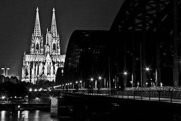 Dom van Keulen, Hohenzollern Bridge, zwart en wit van Norbert Sülzner