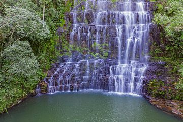 De Salto Cristal, een van de mooiste watervallen van Paraguay van Jan Schneckenhaus