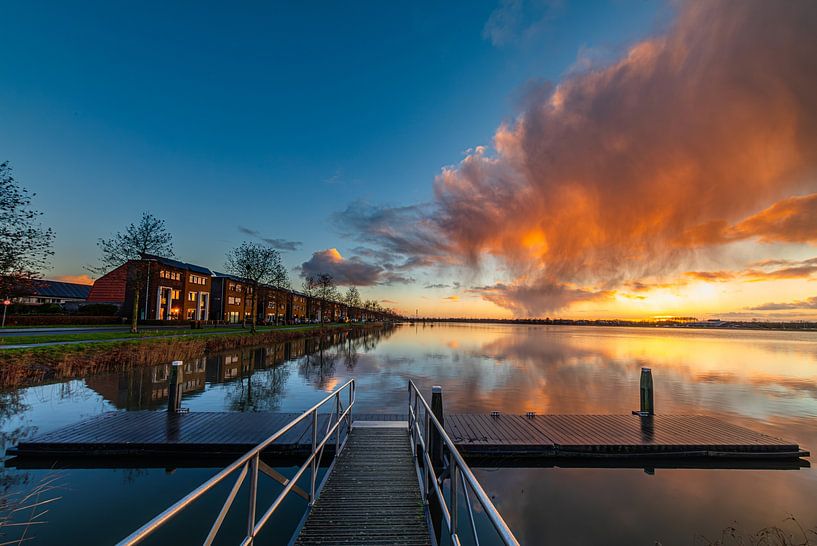 Wolkenreflexion im Heerhugowaard #2 von peterheinspictures