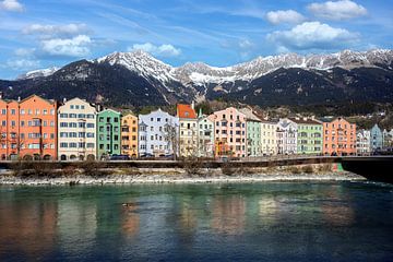 Oude stad aan de oever van de Inn in Innsbruck van ManfredFotos